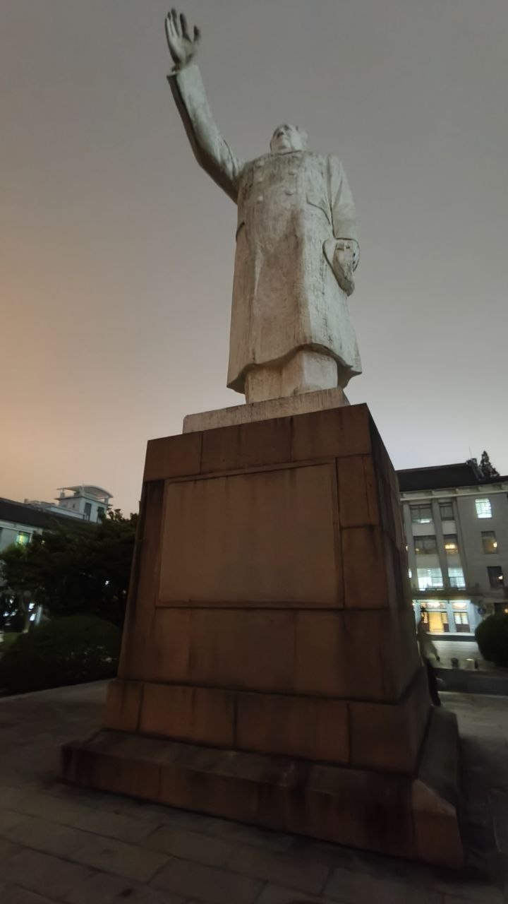 https://media.pincong.rocks/2e43c435bf9a4e76b96df1a05db33d09.jpg?width=720&height=1280